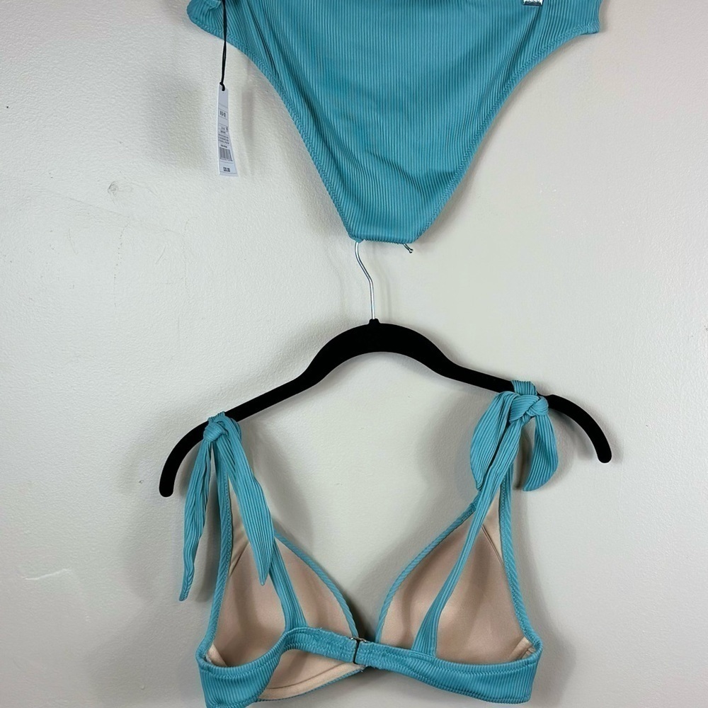 Shade & shore top 38 b. Bottom med 8-10 nwt w-15” rise 8-2/2.